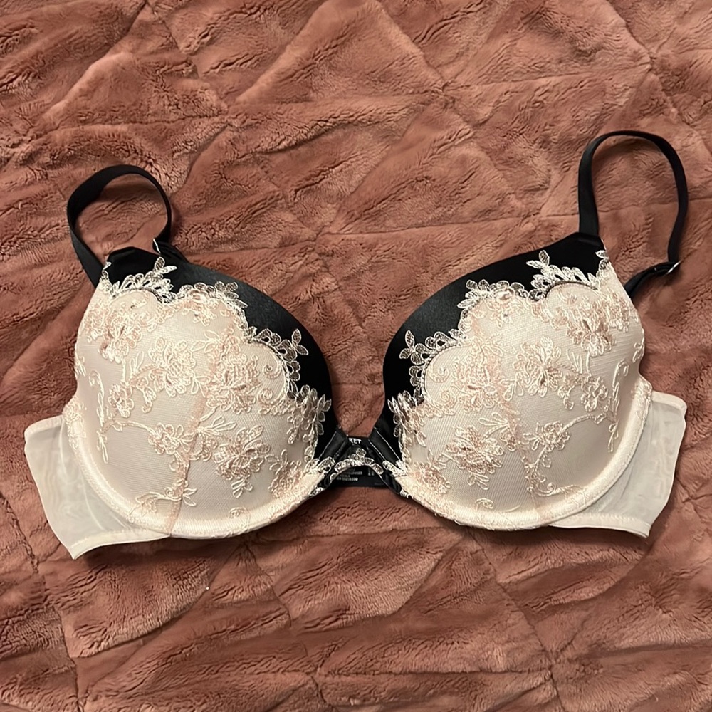 Victoria’s Secret Biofit Demi Uplift Bra